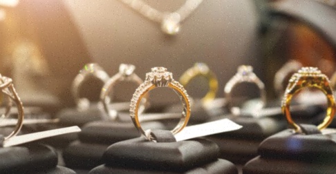 Puces en argent et zircon