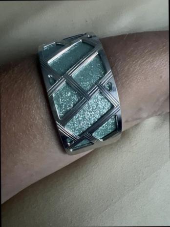 Intérieur de la boutique Bijoux Les PéPites à Fréjus