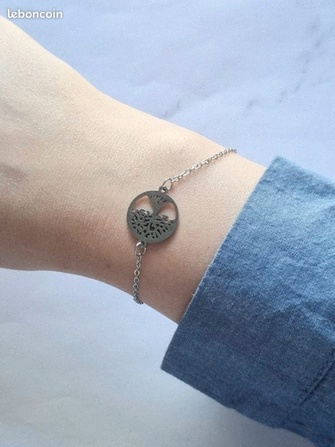 Intérieur de la boutique Bijoux Les Pépites à Fréjus