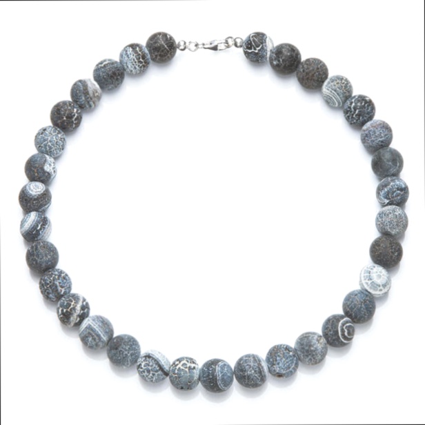 Quartz rose sur fond clair